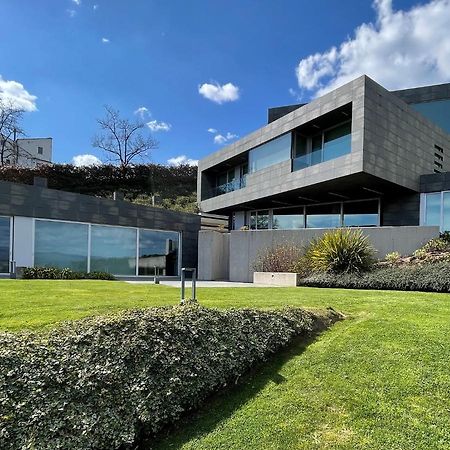 Tres Prismas Exclusive Villa Sarria Luaran gambar