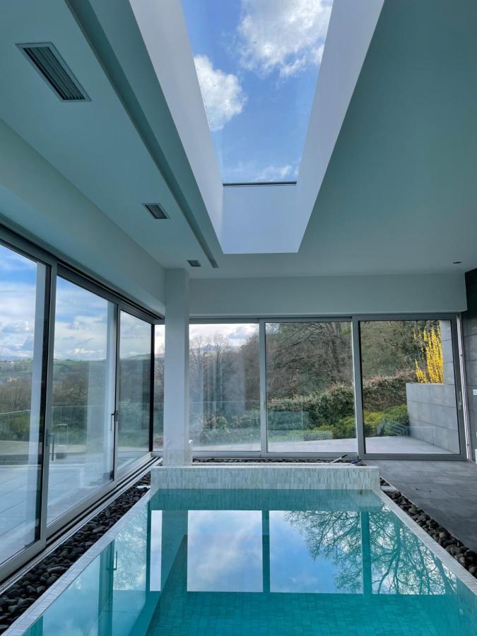 Tres Prismas Exclusive Villa Sarria Luaran gambar