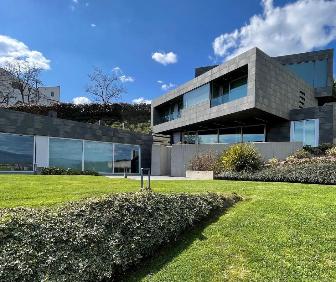 Tres Prismas Exclusive Villa Sarria Luaran gambar