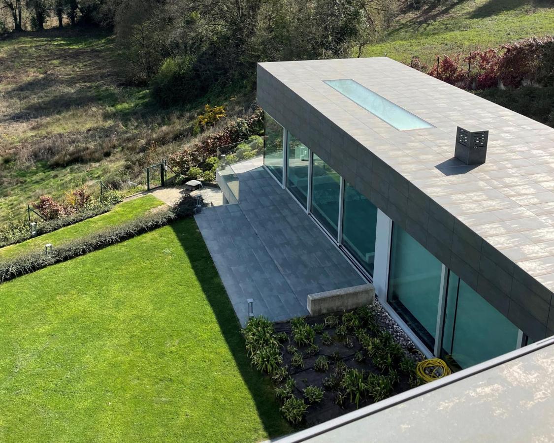 Tres Prismas Exclusive Villa Sarria Luaran gambar