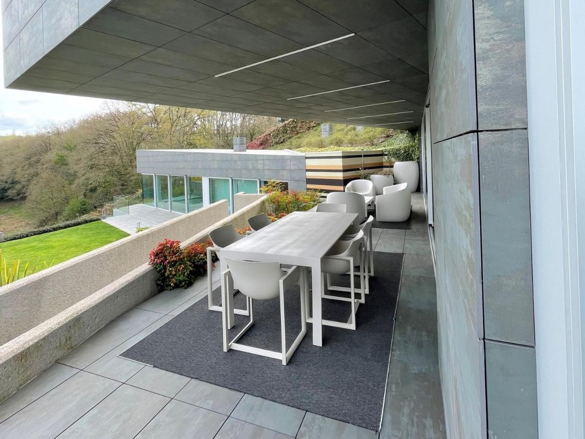 Tres Prismas Exclusive Villa Sarria Luaran gambar