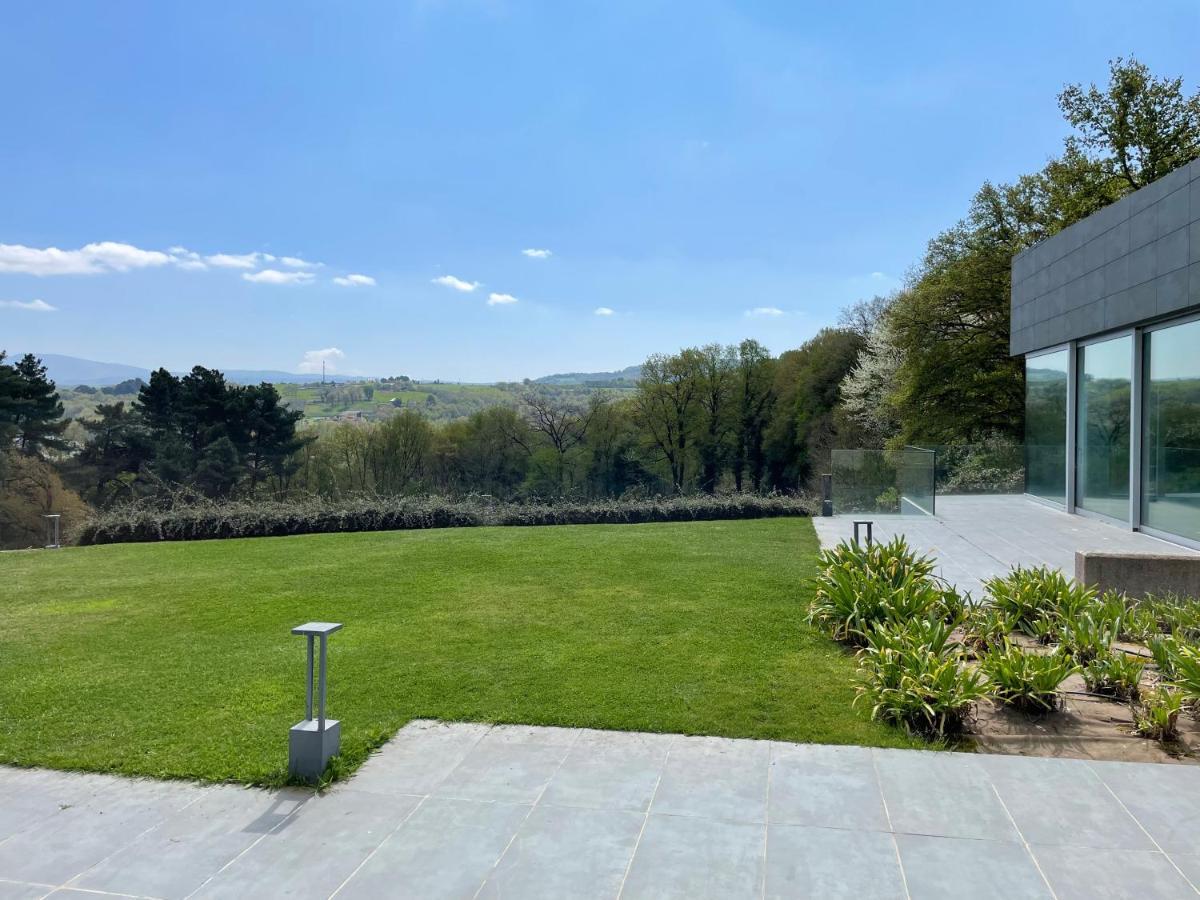 Tres Prismas Exclusive Villa Sarria Luaran gambar
