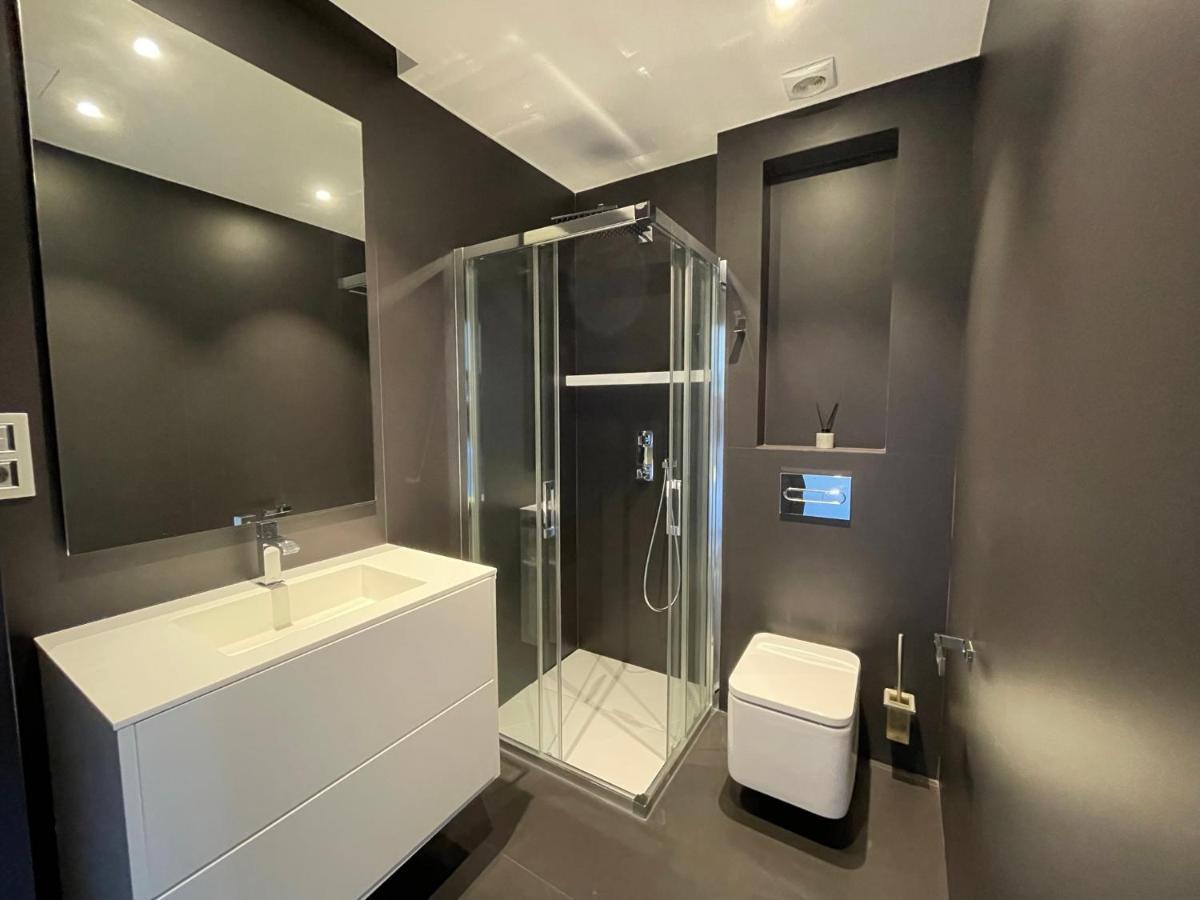 Tres Prismas Exclusive Villa Sarria Luaran gambar