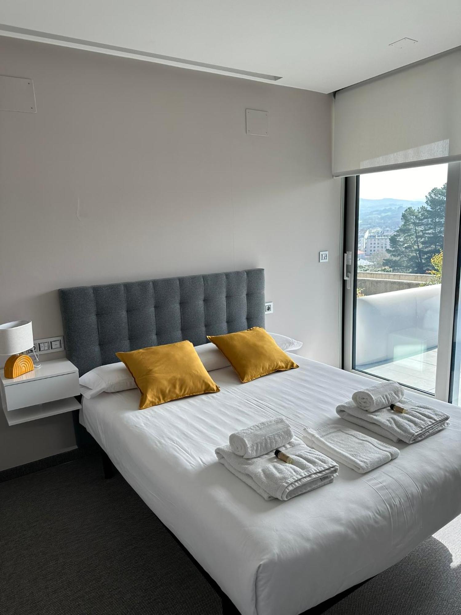 Tres Prismas Exclusive Villa Sarria Luaran gambar