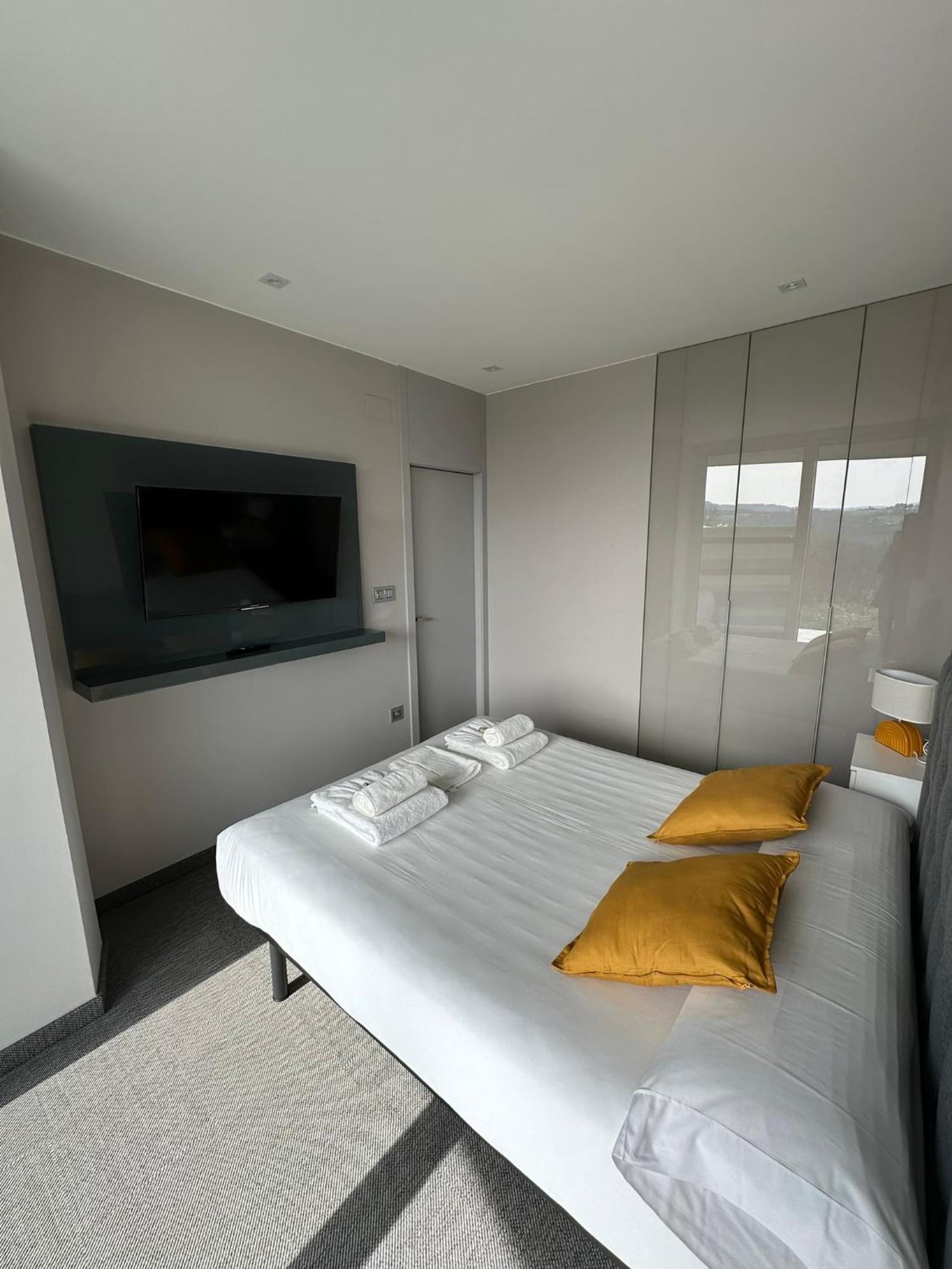 Tres Prismas Exclusive Villa Sarria Luaran gambar