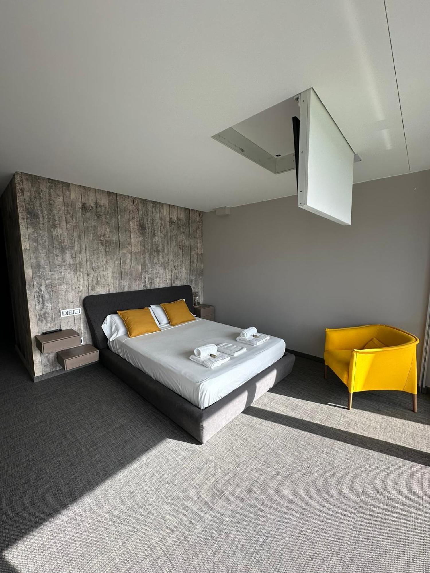 Tres Prismas Exclusive Villa Sarria Luaran gambar